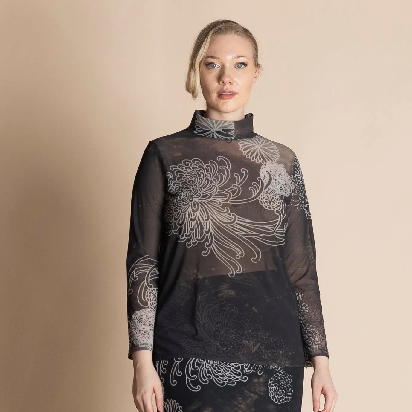 chrysanthemum hi crew tee